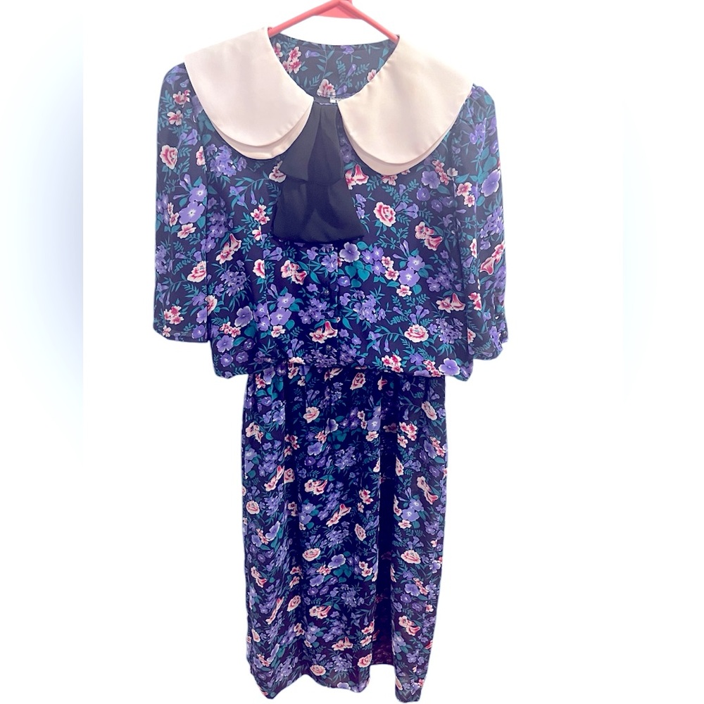 Vintage Black/Purple/Green/White/Pink Floral Dress with White Collar. Size = 10.